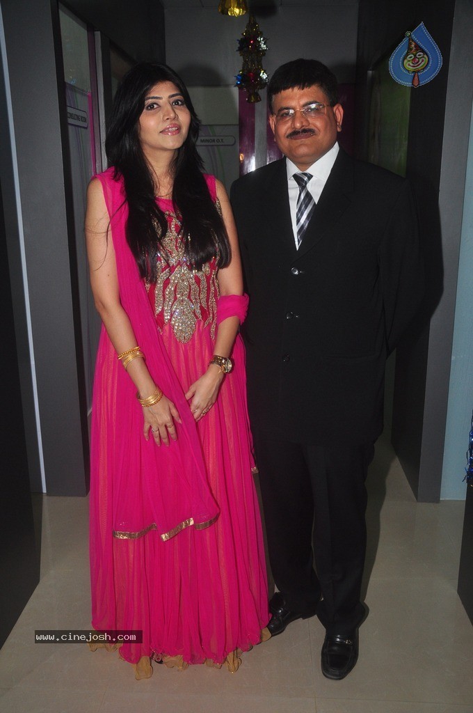 Celebs at Sakhiya Skin Clinic Launch - 26 / 54 photos