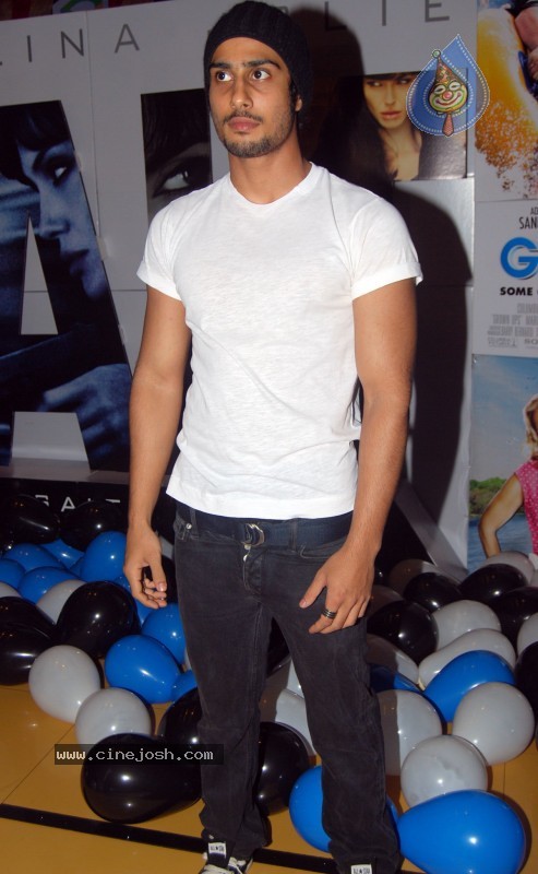 Celebs at Salt Movie Premiere - 50 / 50 photos