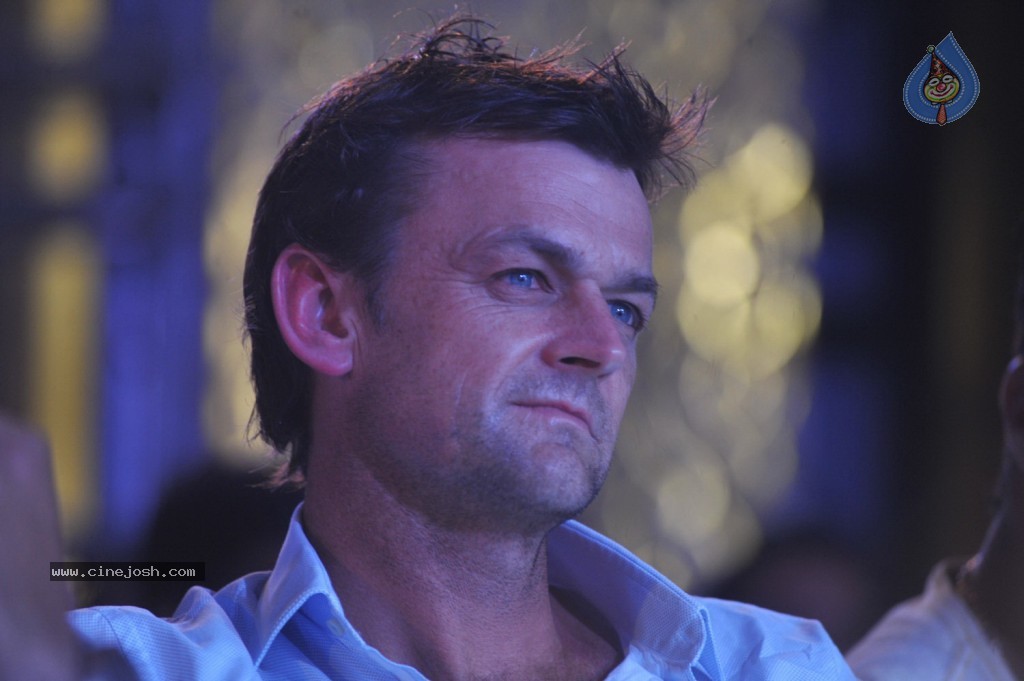 Celebs at Samsung Galaxy S4 Launch - 35 / 58 photos