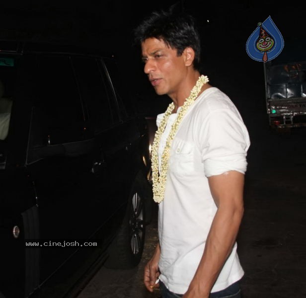 Celebs at Shahrukh Khan Holi party - 7 / 50 photos