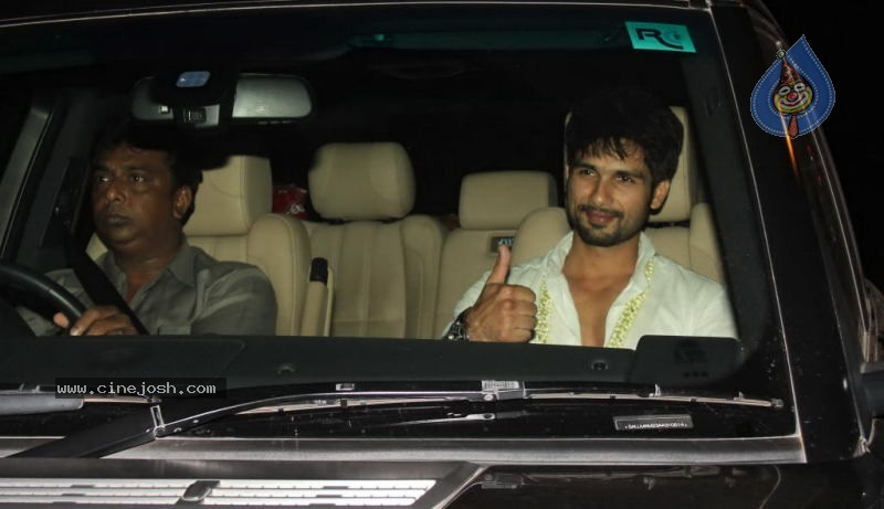 Celebs at Shahrukh Khan Holi party - 9 / 50 photos