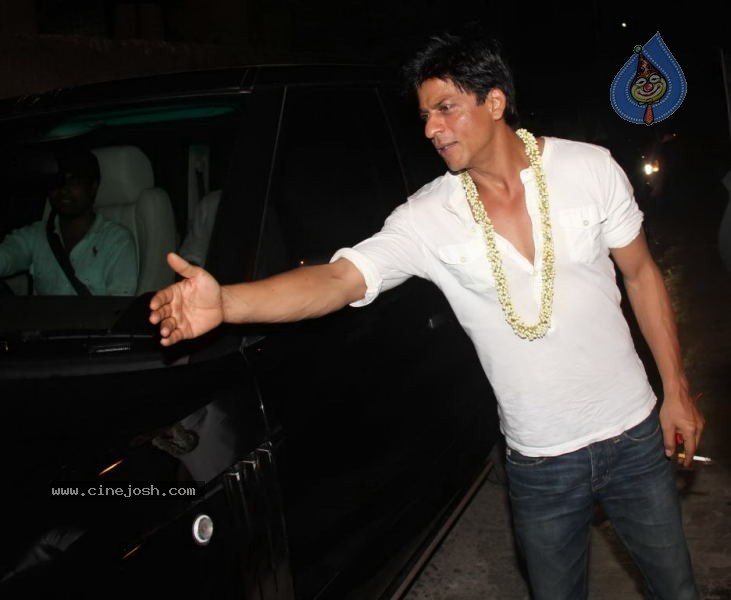 Celebs at Shahrukh Khan Holi party - 16 / 50 photos
