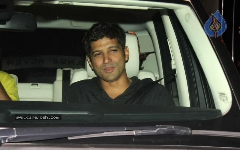 Celebs at Shahrukh Khan Holi party - 29 / 50 photos