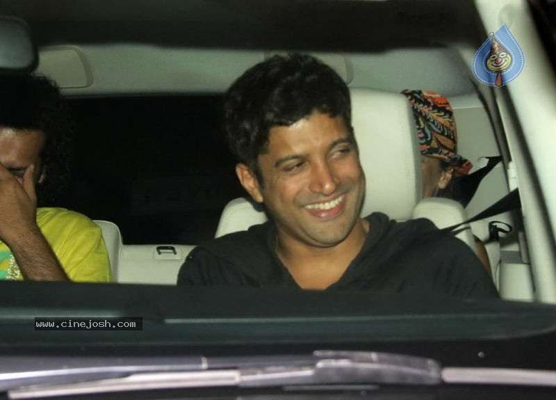 Celebs at Shahrukh Khan Holi party - 37 / 50 photos