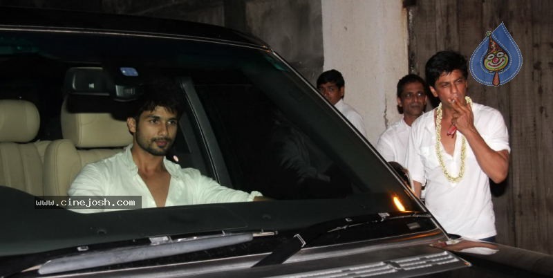 Celebs at Shahrukh Khan Holi party - 40 / 50 photos