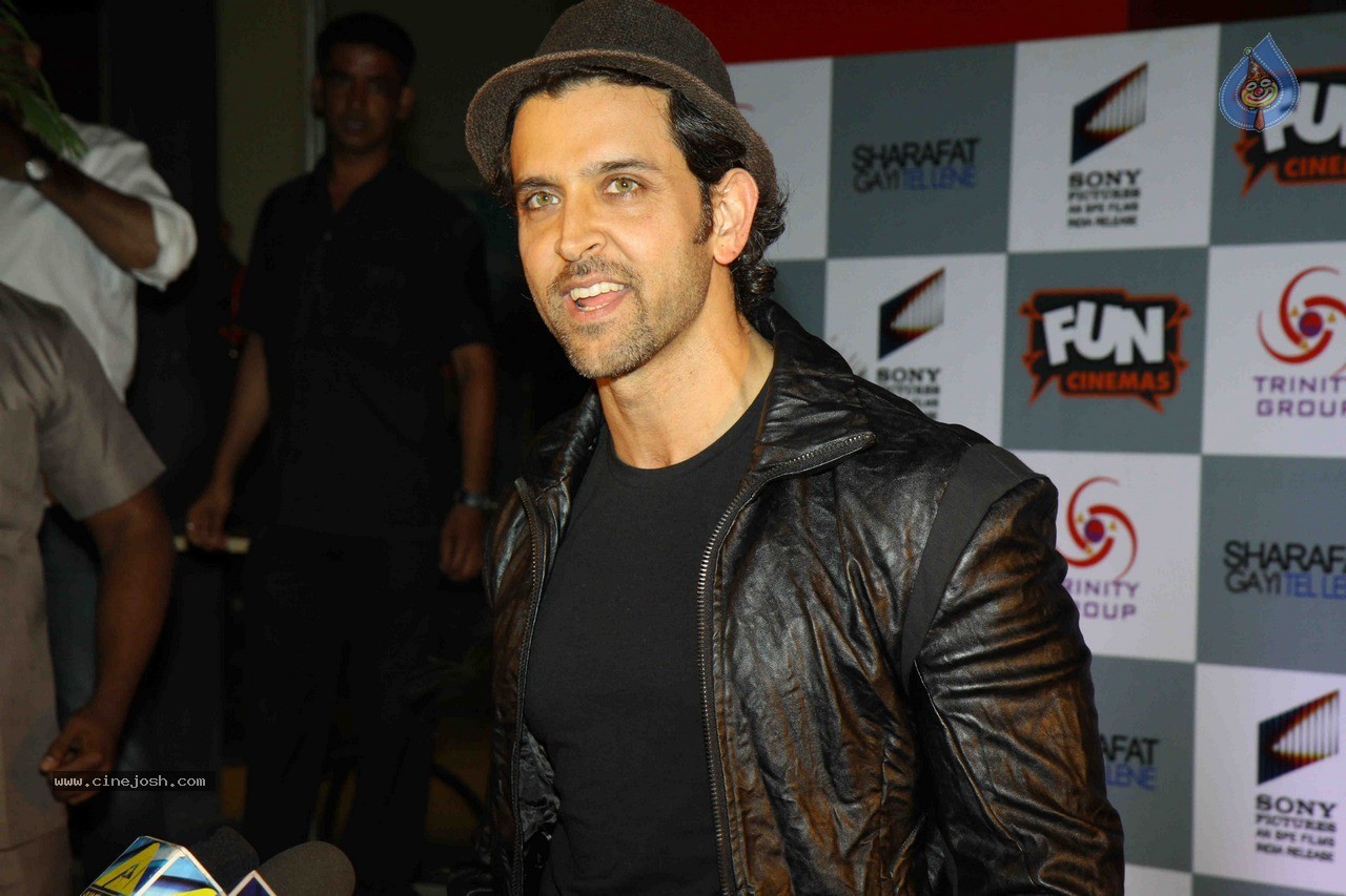 Celebs at Sharafat Gayi Tel Lene Premiere - 50 / 60 photos