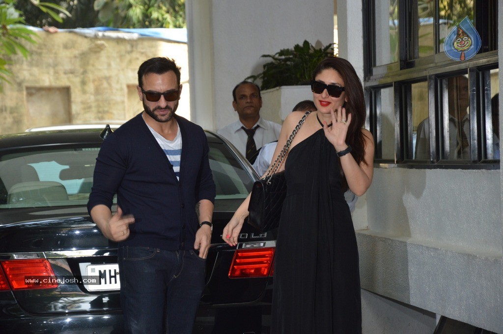 Celebs at Shashi Kapoor Christmas Party - 21 / 59 photos