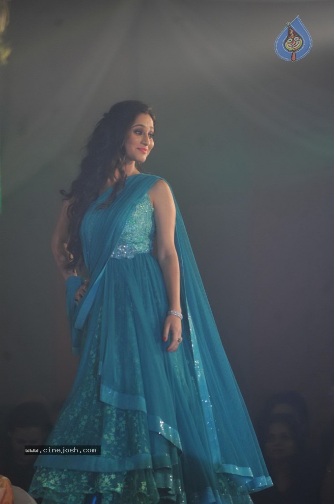 Celebs at Shehnai 2013 Show - 36 / 81 photos