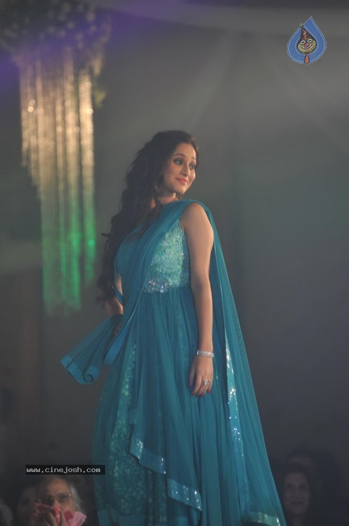 Celebs at Shehnai 2013 Show - 57 / 81 photos