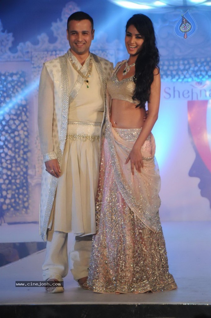 Celebs at Shehnai 2013 Show - 63 / 81 photos