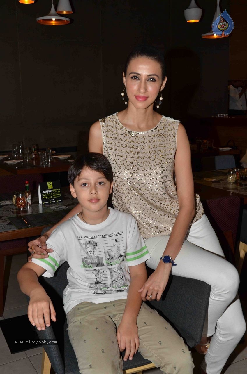 Celebs at Shine Young 2015 Launch - 6 / 31 photos