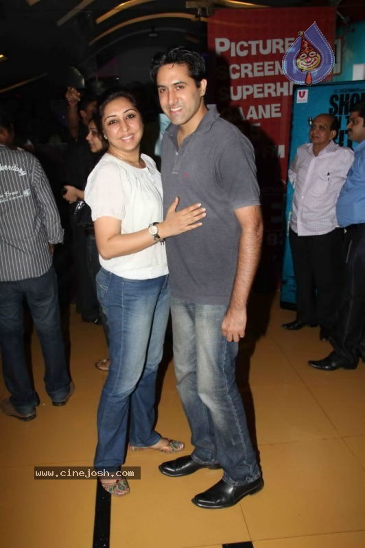 Celebs at Shor in The City Movie Premiere Show - 32 / 36 photos