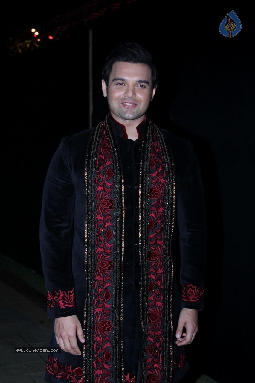 Celebs at Smile Foundation Ramp for Champs Show 01 - 5 / 98 photos