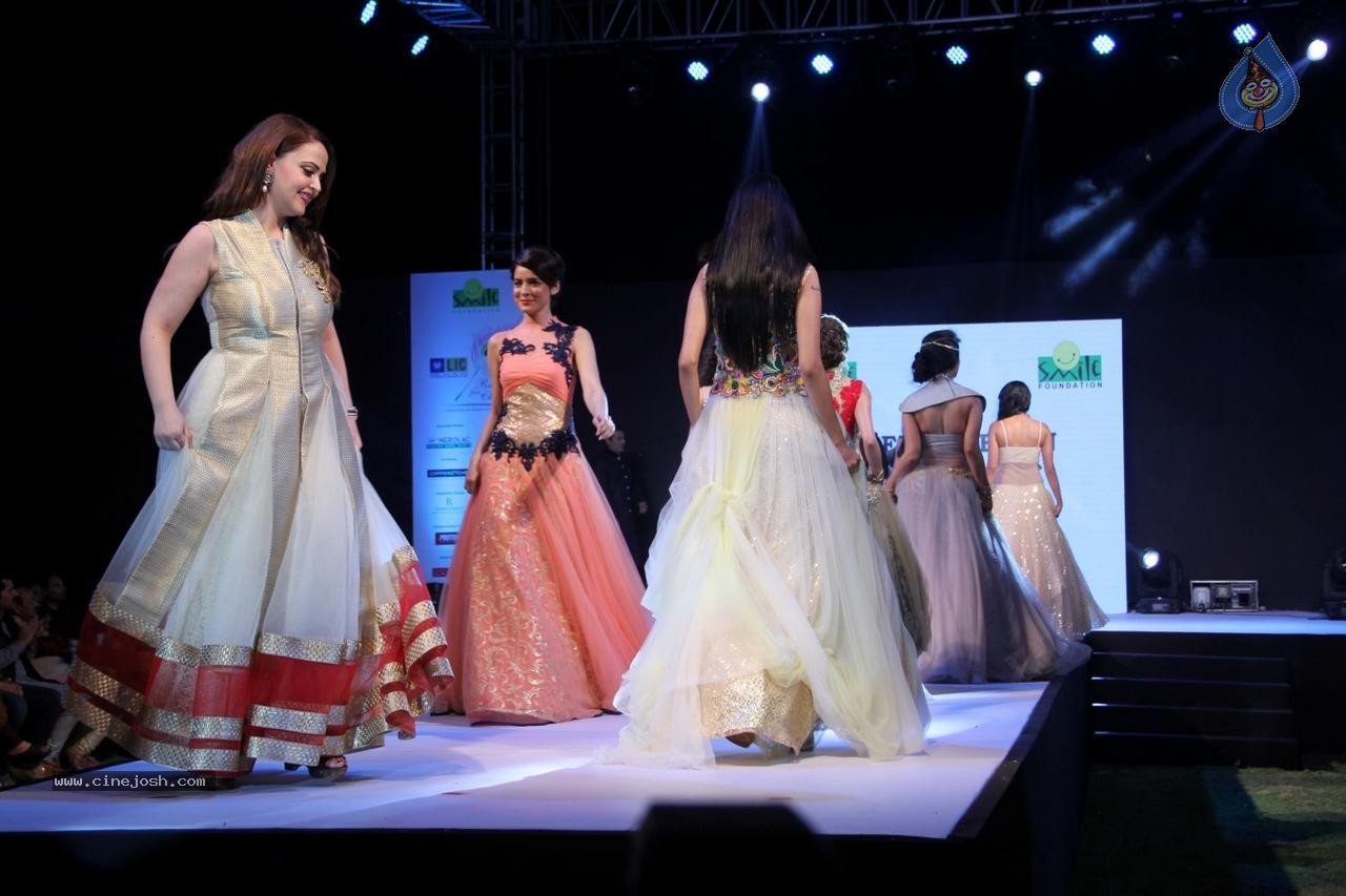 Celebs at Smile Foundation Ramp for Champs Show 01 - 14 / 98 photos