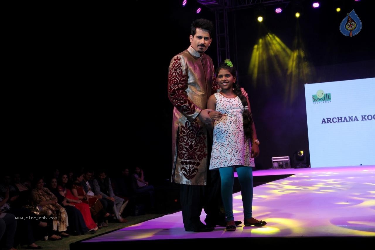 Celebs at Smile Foundation Ramp for Champs Show 01 - 32 / 98 photos