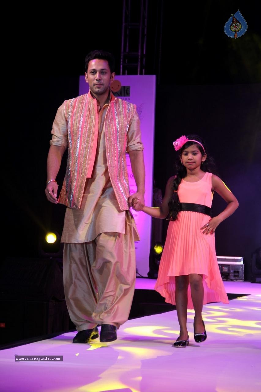 Celebs at Smile Foundation Ramp for Champs Show 01 - 83 / 98 photos