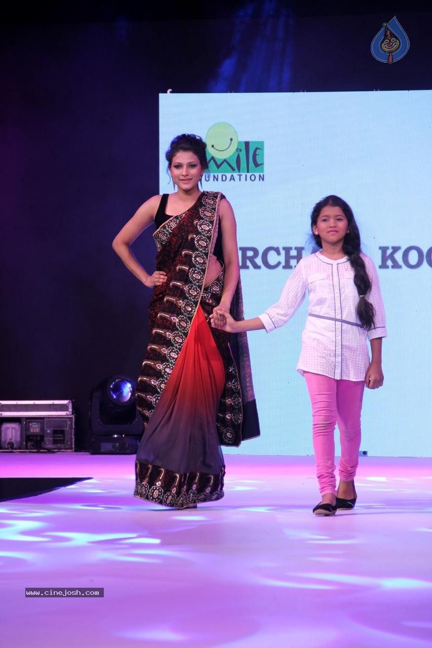 Celebs at Smile Foundation Ramp for Champs Show 02 - 33 / 98 photos