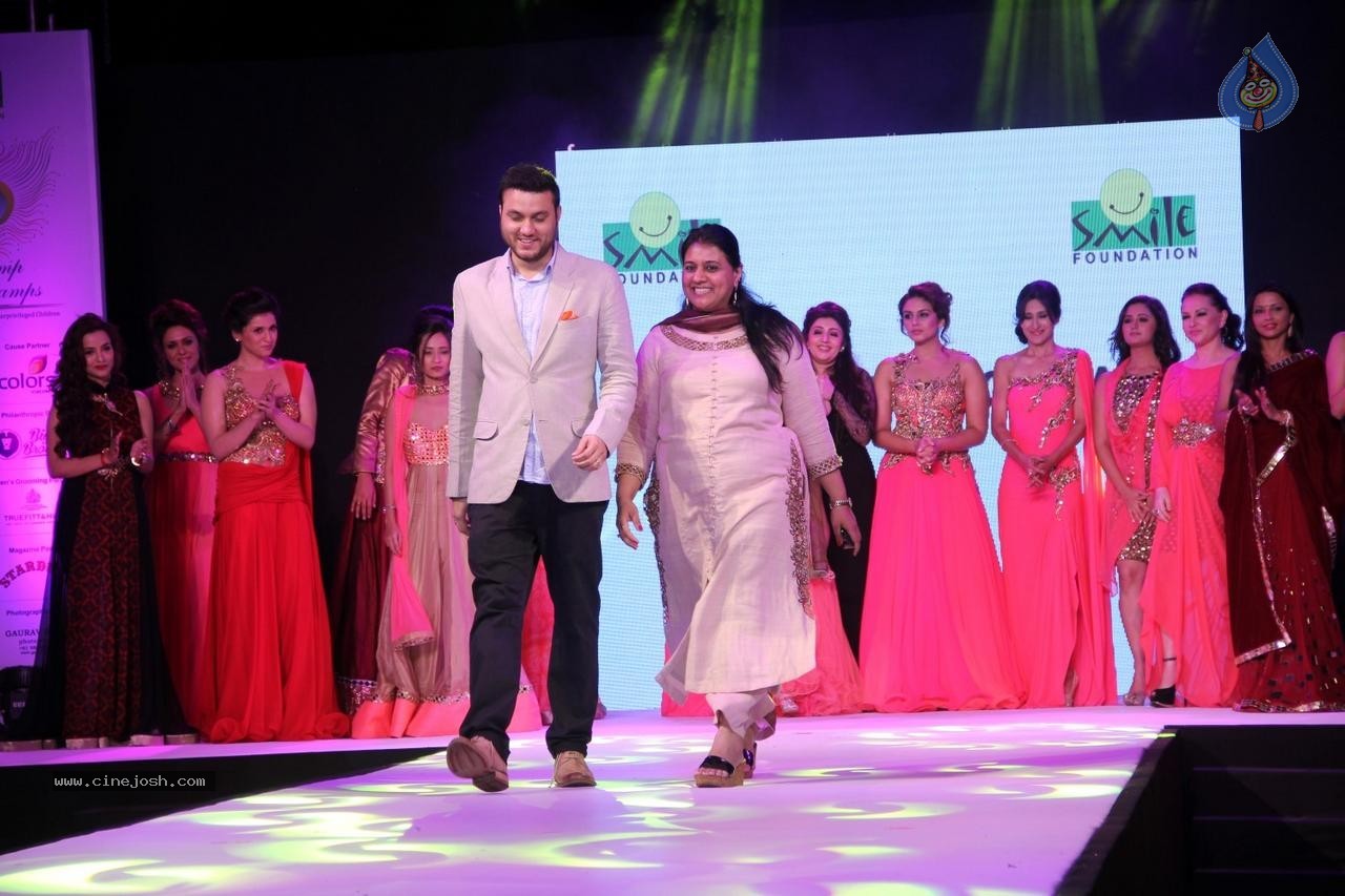 Celebs at Smile Foundation Ramp for Champs Show 02 - 34 / 98 photos
