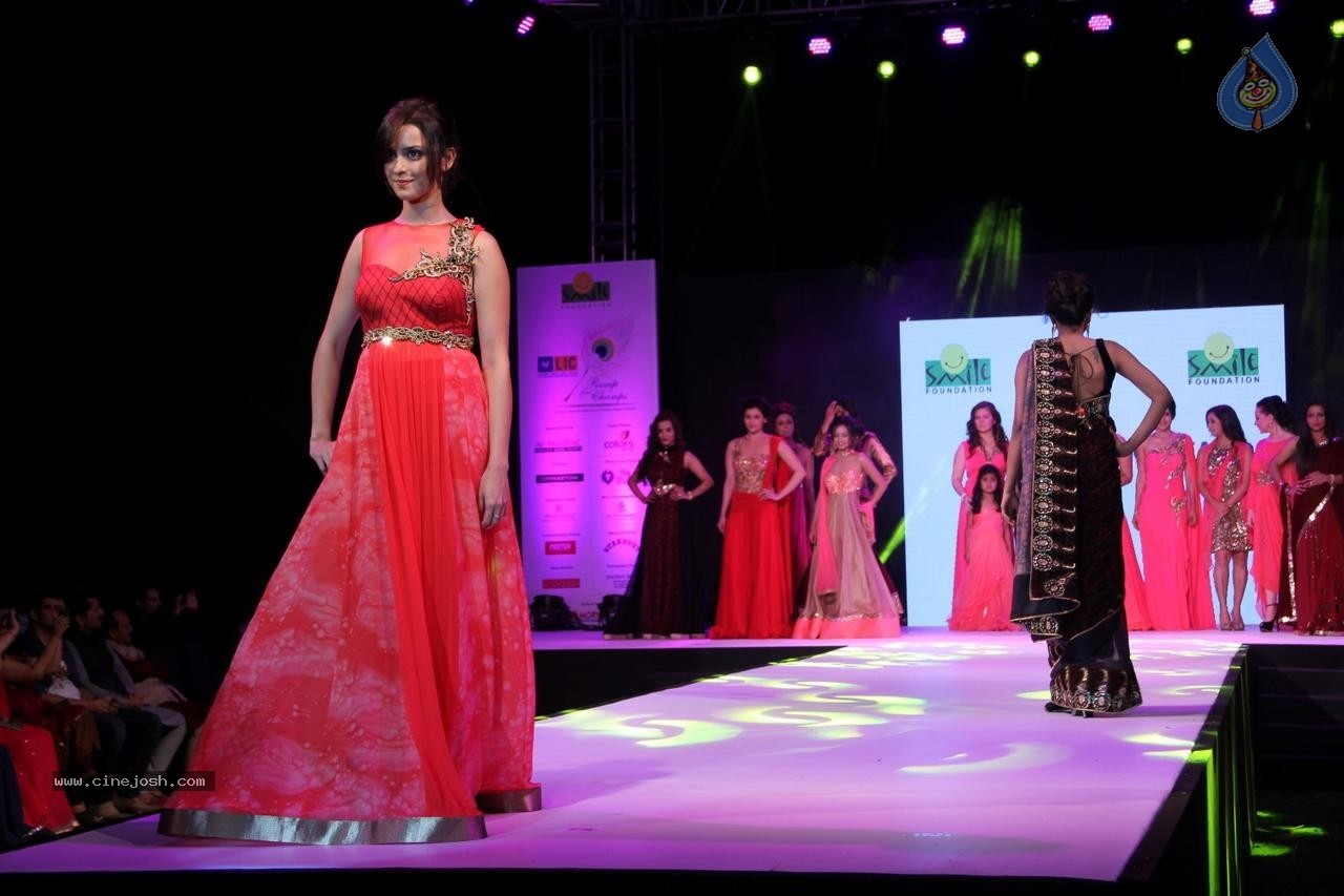 Celebs at Smile Foundation Ramp for Champs Show 02 - 39 / 98 photos