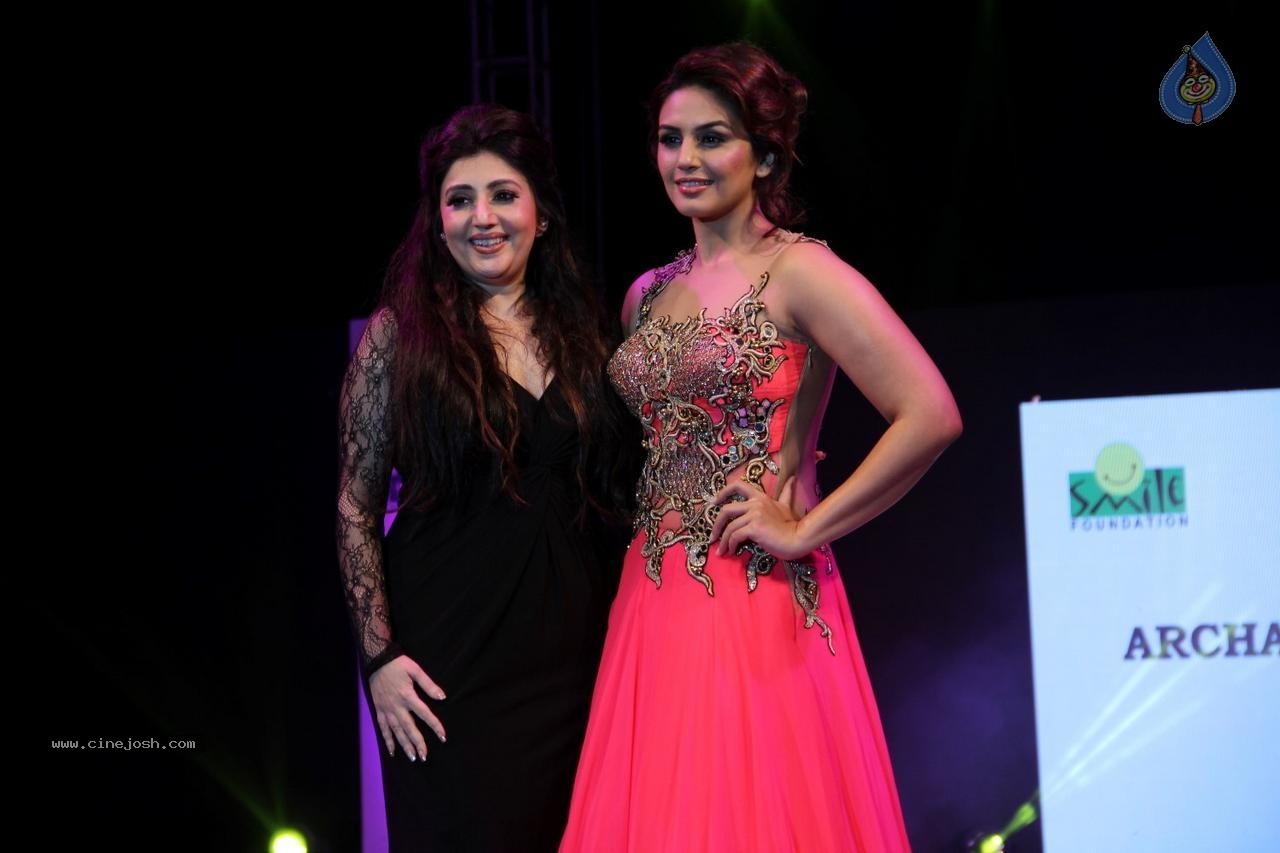 Celebs at Smile Foundation Ramp for Champs Show 02 - 68 / 98 photos