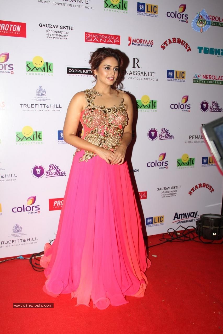 Celebs at Smile Foundation Ramp for Champs Show 02 - 69 / 98 photos