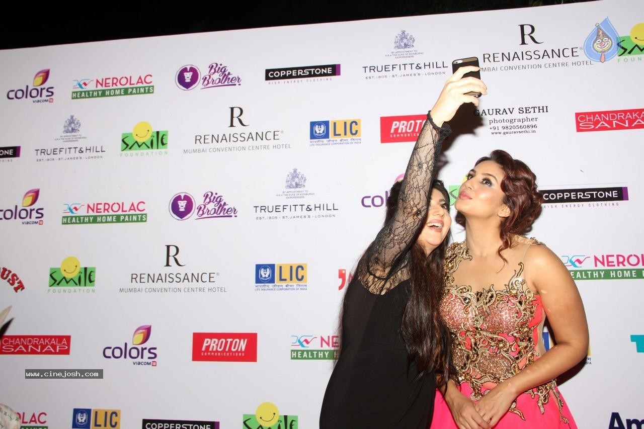 Celebs at Smile Foundation Ramp for Champs Show 02 - 76 / 98 photos