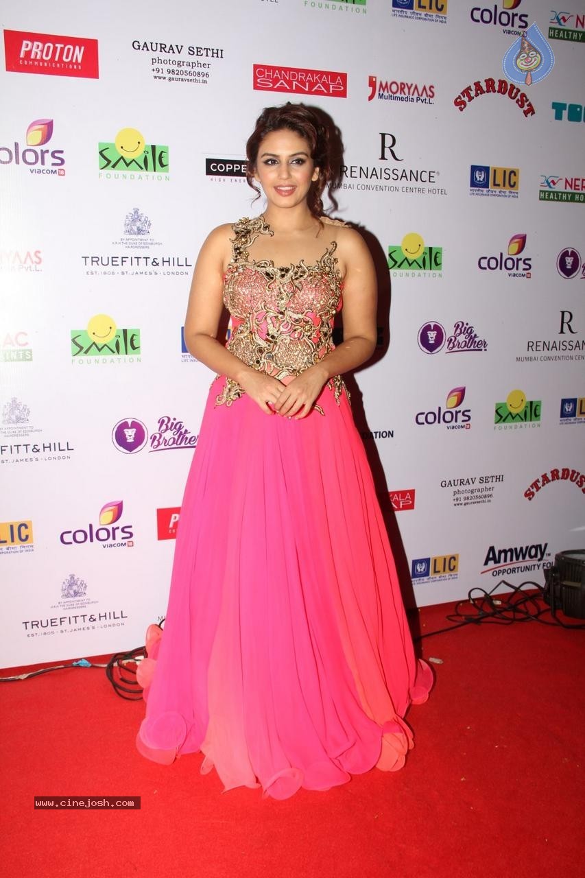 Celebs at Smile Foundation Ramp for Champs Show 02 - 84 / 98 photos