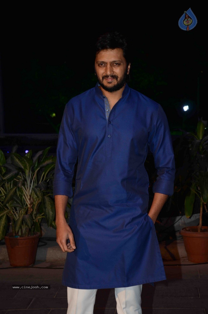 Celebs at Smita Thackeray Son Wedding Reception - 1 / 120 photos