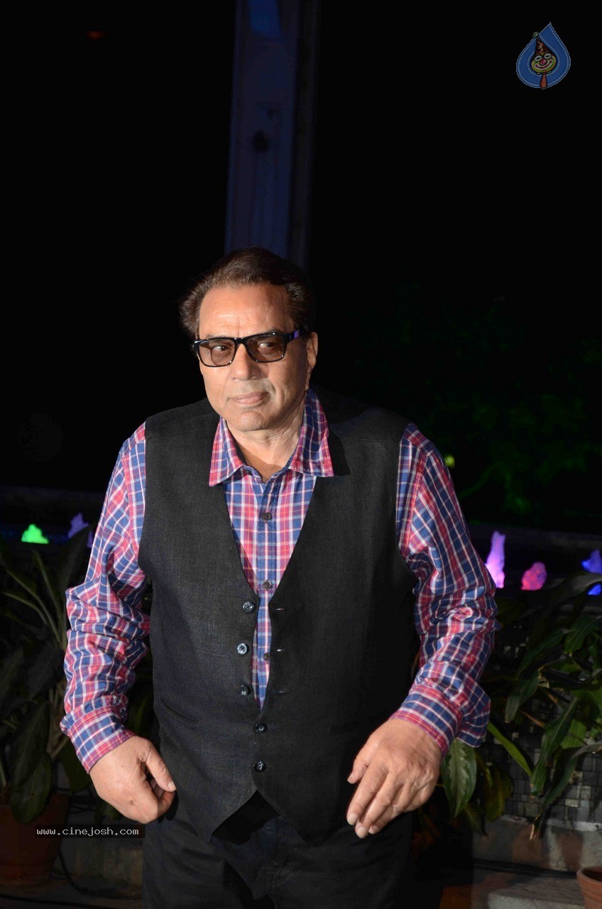 Celebs at Smita Thackeray Son Wedding Reception - 19 / 120 photos