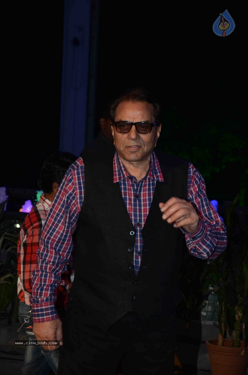 Celebs at Smita Thackeray Son Wedding Reception - 21 / 120 photos