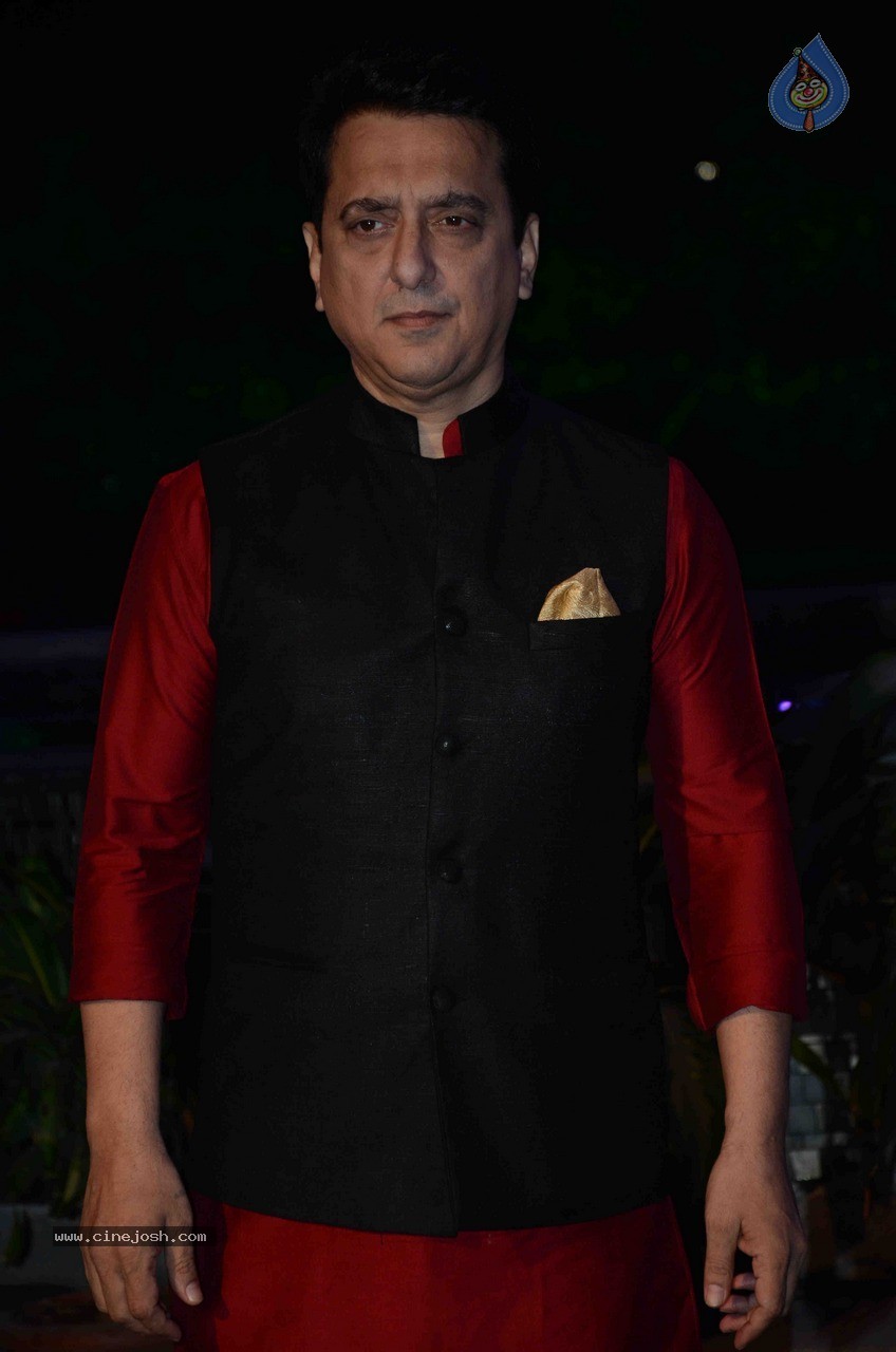Celebs at Smita Thackeray Son Wedding Reception - 27 / 120 photos
