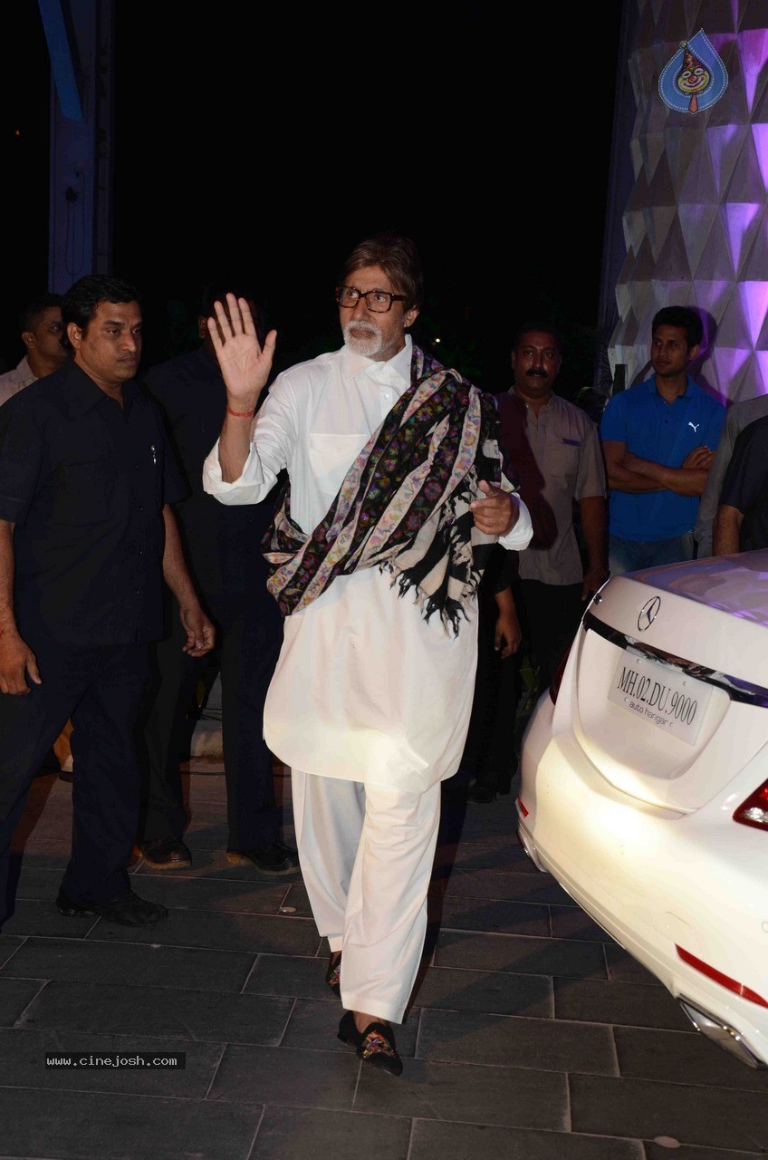 Celebs at Smita Thackeray Son Wedding Reception - 34 / 120 photos