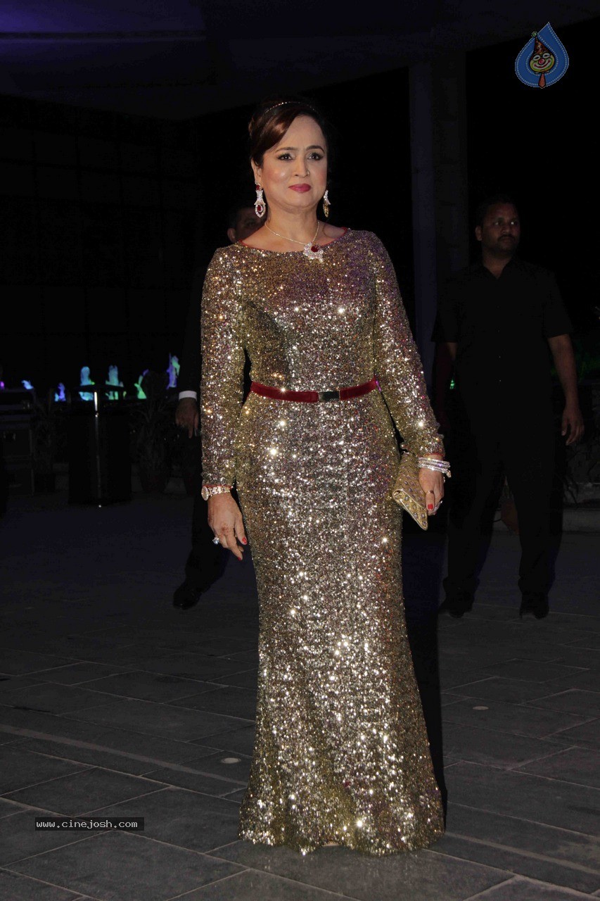 Celebs at Smita Thackeray Son Wedding Reception - 35 / 120 photos
