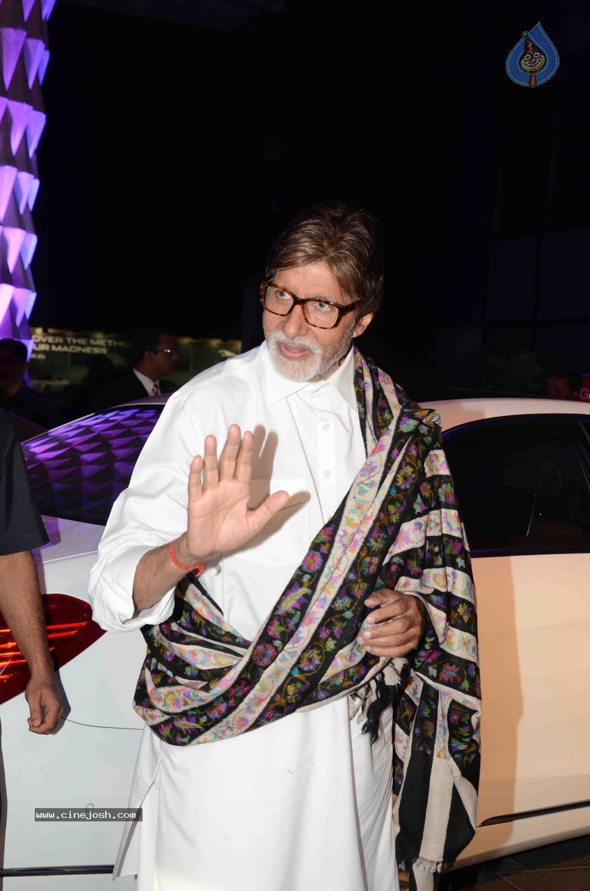 Celebs at Smita Thackeray Son Wedding Reception - 79 / 120 photos