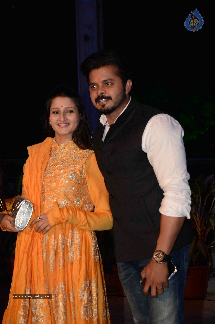 Celebs at Smita Thackeray Son Wedding Reception - 92 / 120 photos