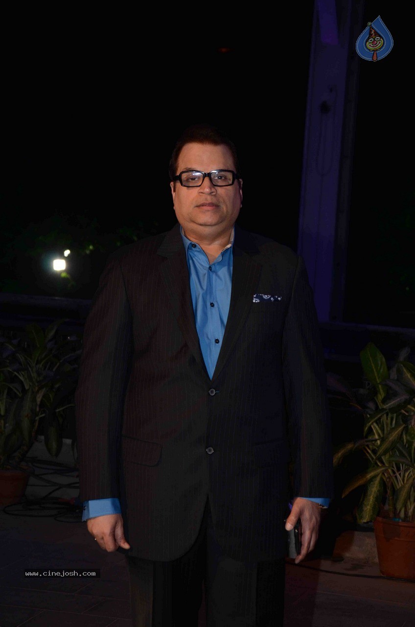 Celebs at Smita Thackeray Son Wedding Reception - 102 / 120 photos