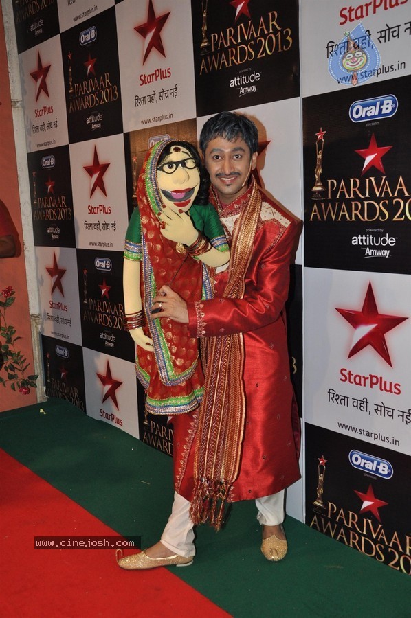 Celebs at Star Parivaar Awards 2013 - 23 / 161 photos