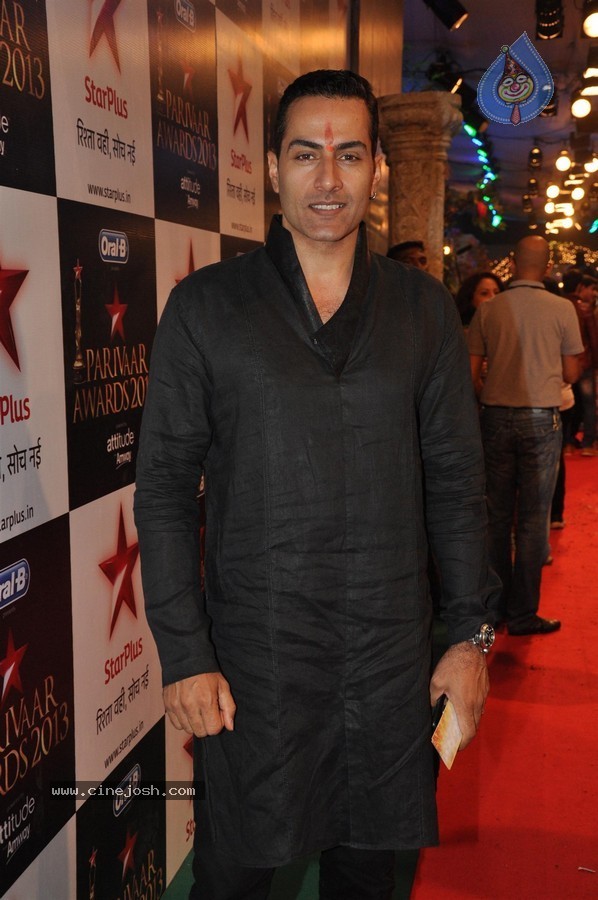 Celebs at Star Parivaar Awards 2013 - 60 / 161 photos