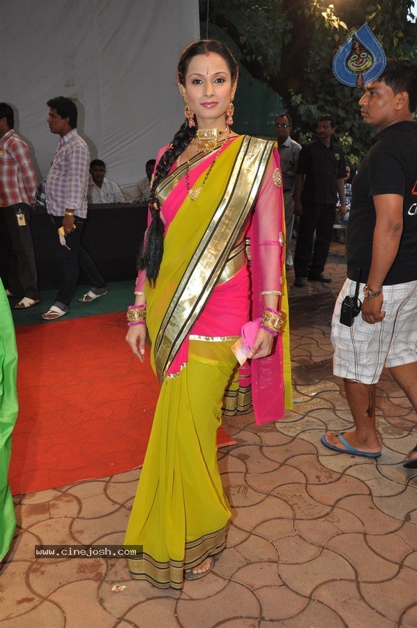 Celebs at Star Parivaar Awards 2013 - 74 / 161 photos