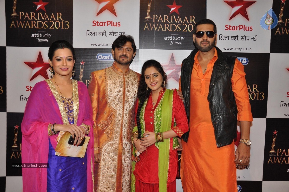 Celebs at Star Parivaar Awards 2013 - 80 / 161 photos