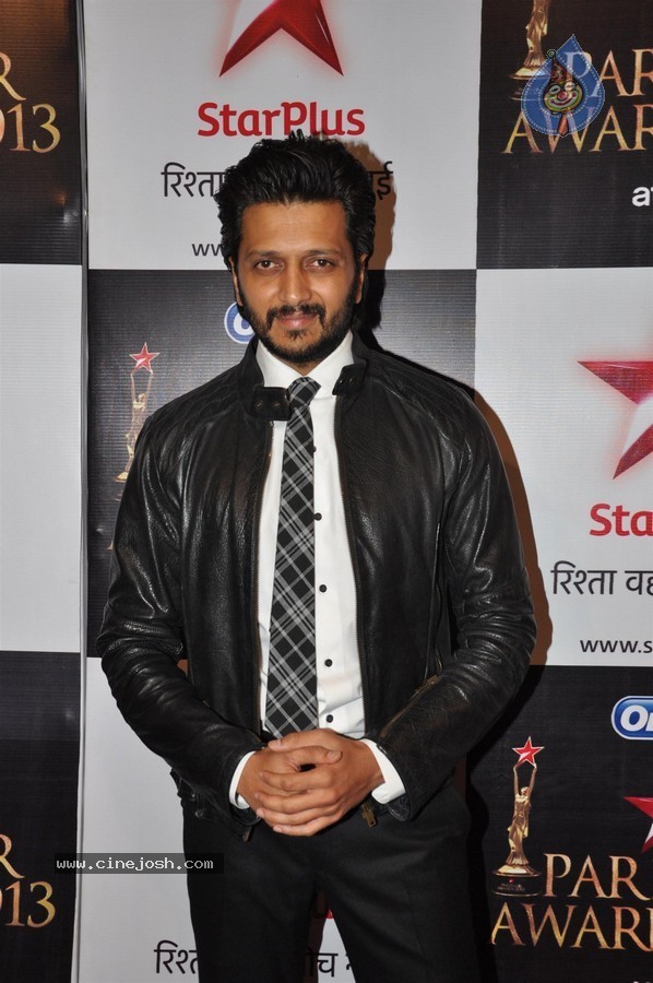 Celebs at Star Parivaar Awards 2013 - 84 / 161 photos