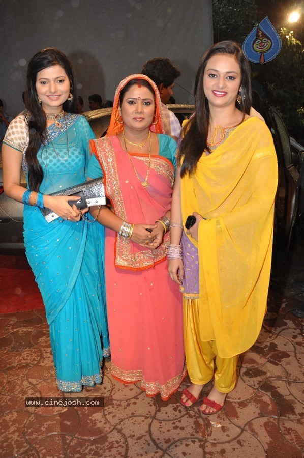 Celebs at Star Parivaar Awards 2013 - 87 / 161 photos