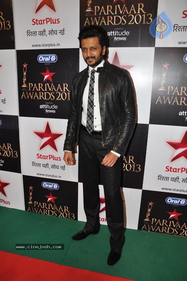 Celebs at Star Parivaar Awards 2013 - 154 / 161 photos