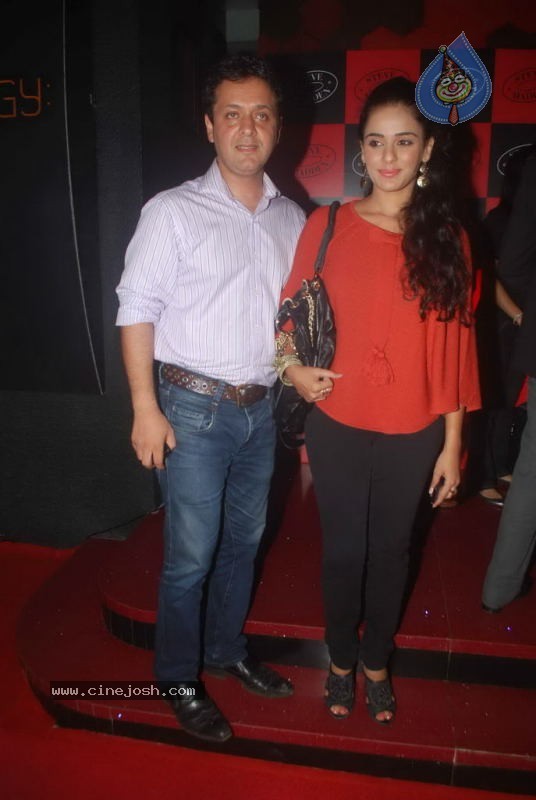 Celebs at Steve Madden Event - 13 / 64 photos