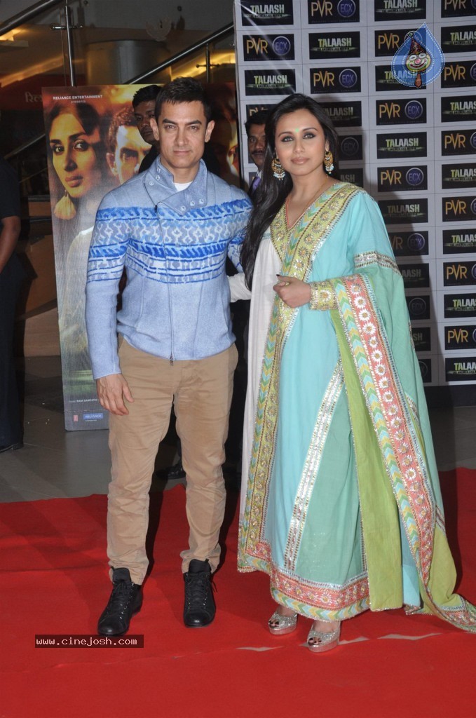 Celebs at Talaash Premiere - 45 / 59 photos
