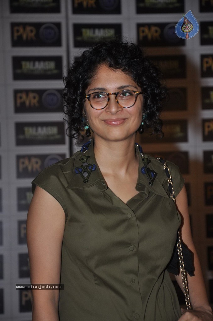 Celebs at Talaash Premiere - 53 / 59 photos