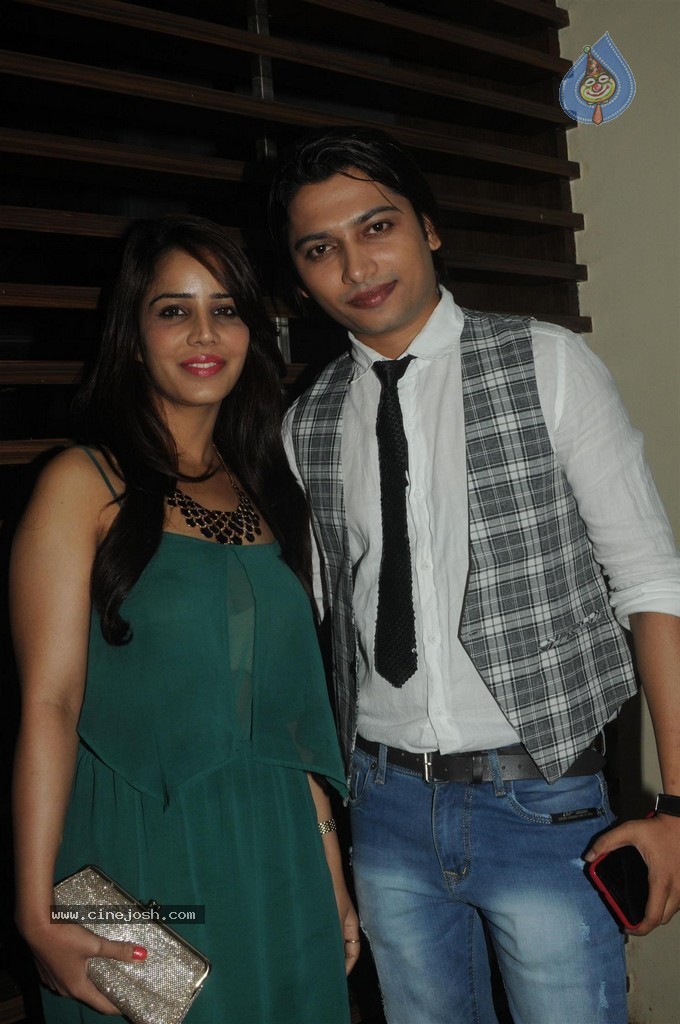 Celebs at the 10th Excellence National Awards 2014 - 21 / 72 photos