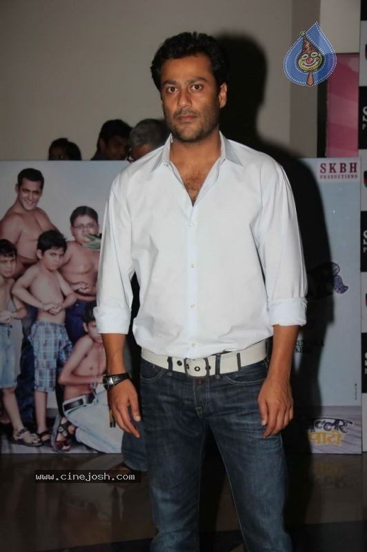 Celebs at The Premiere of Chillar Party - 40 / 42 photos