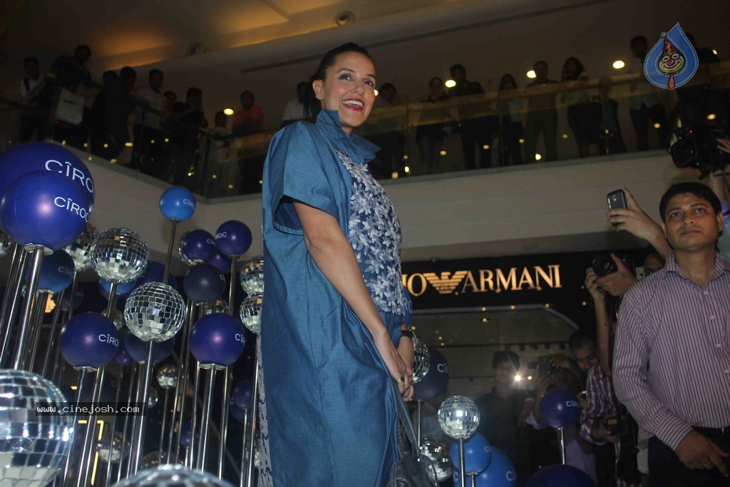 Celebs at Vogue Fashion Night Out 2014 - 7 / 26 photos