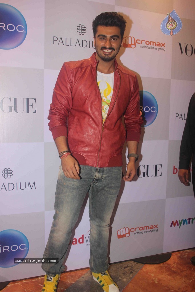 Celebs at Vogue Fashion Night Out 2014 - 10 / 26 photos